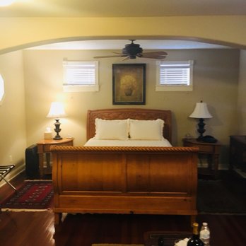 Spring Street Inn - Sleigh bed - Bed & Breakfast Near Me - Hot Springs, Arkansas Spring Street Inn - Sleigh bed - Bed & Breakfast Near Me - Hot Springs, Arkansas