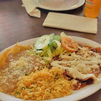 Tila's Kitchen - a plate of mexican food - Mexican Near Me - Los Angeles, California Tila's Kitchen - a plate of mexican food - Mexican Near Me - Los Angeles, California