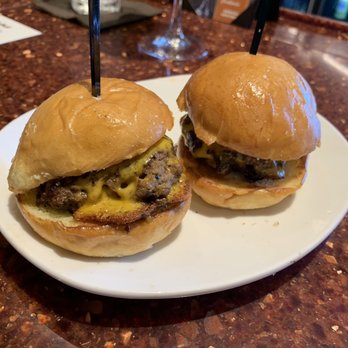 110 Grill - Happy hour sliders - New American Near Me - Middletown, New York
