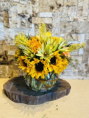 Summer: - Brighten up the season with vibrant, sunny blooms from Natural Simplicity. Their summer-inspired arrangements will capture the essence of sunshine and warmth, making every day a little brighter and more cheerful. Summer: - Brighten up the season with vibrant, sunny blooms from Natural Simplicity. Their summer-inspired arrangements will capture the essence of sunshine and warmth, making every day a little brighter and more cheerful.