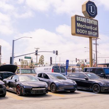 LUXE Auto Body Shop - Line up of cars waiting for collision repair at LUXE Auto Body Shop - Auto Repair Near Me - Lawndale, California LUXE Auto Body Shop - Line up of cars waiting for collision repair at LUXE Auto Body Shop - Auto Repair Near Me - Lawndale, California