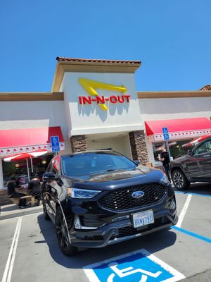 In-N-Out Burger by null