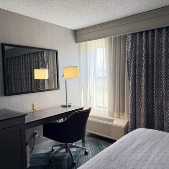Hampton Inn Midland - The window within - Hotels Near Me - Midland, Michigan Hampton Inn Midland - The window within - Hotels Near Me - Midland, Michigan