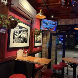 Tommy's On Higgins