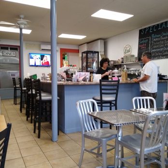 Dotty & Ray's - Interior - American Near Me - Salem, Massachusetts