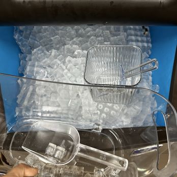 William B. Armstrong Dream Park - Their ice machine- although we brought our own scoopers and bucket - Parks Near Me - Pembroke Pines, Florida