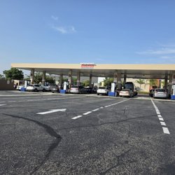 Costco Gasoline - No line with open pump meters