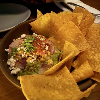 Earls Kitchen + Bar - Charred corn and avocado dip - Cocktail Bars Near Me - Honolulu, Hawaii