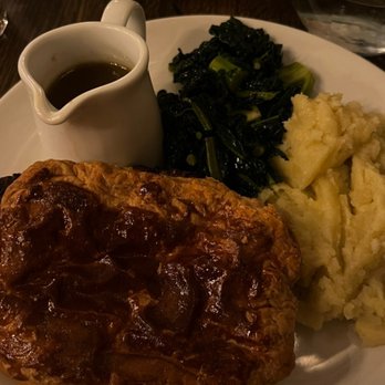 The Mitre - Chicken pie - Pubs Near Me - London, XGL