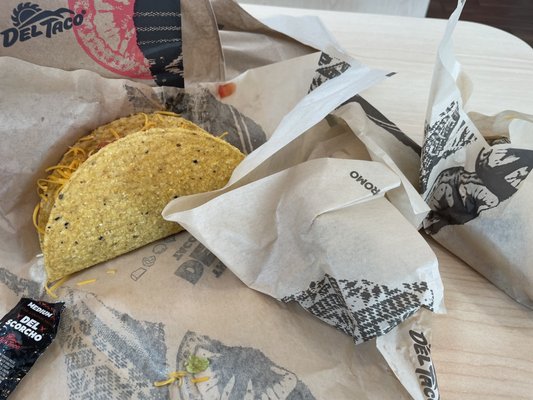 Del Taco by null
