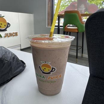 Vara juice - We asked for a matcha banana strawberry but got zero matcha and she kept lying about there being matcha. - Juice Bars & Smoothies Near Me - Bridgeview, Illinois Vara juice - We asked for a matcha banana strawberry but got zero matcha and she kept lying about there being matcha. - Juice Bars & Smoothies Near Me - Bridgeview, Illinois