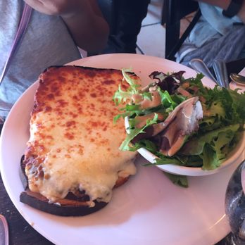 Le Recrutement - Croque Monsieur! - Brasseries Near Me - Paris, 75