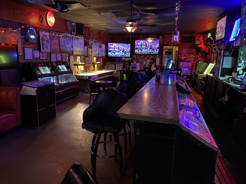 Alex’s Tavern