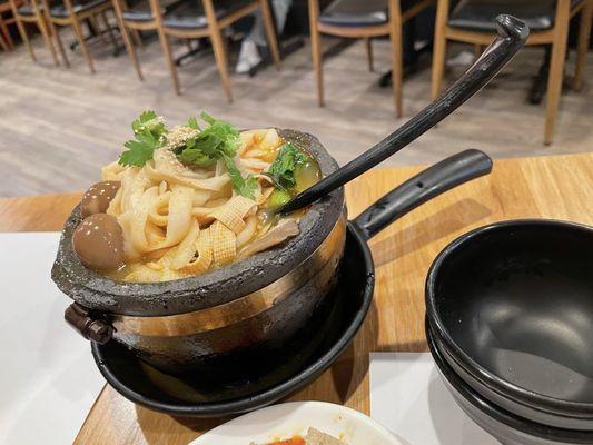 粉爱面 Potato Powder Love Noodle by null