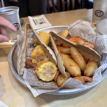 Charleston Culinary Tours - Frogmore stew - shrimp, potatoes and corn (to be shared) mediocre - Food Tours Near Me - Charleston, South Carolina