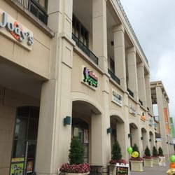 31 Ocean - Exterior shops at 31 Ocean