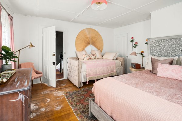 Twin Gables of Woodstock by null