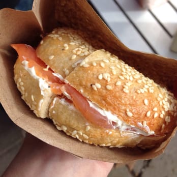 Lattente - Bagel with lox. Cream cheese from scratch too. Heavenlyyy - Coffee & Tea Near Me - Buenos Aires, C Lattente - Bagel with lox. Cream cheese from scratch too. Heavenlyyy - Coffee & Tea Near Me - Buenos Aires, C