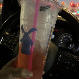 Lemonade large the amount of ice is ridiculous Lemonade large the amount of ice is ridiculous