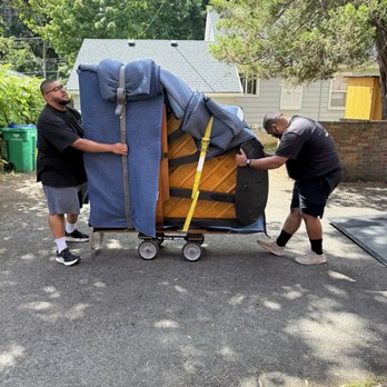West Coast Moving & Storage - Ready to load into the moving van - Movers Near Me - Portland, Oregon West Coast Moving & Storage - Ready to load into the moving van - Movers Near Me - Portland, Oregon