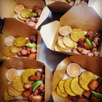 Tripleta Pollo Loky - Carne Frita con tostones
Fried Pork with green plantains - Food Trucks Near Me Tripleta Pollo Loky - Carne Frita con tostones
Fried Pork with green plantains - Food Trucks Near Me