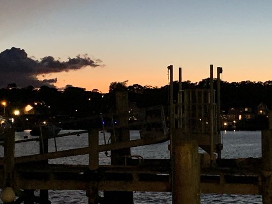 Fishbones Bar & Grille by null