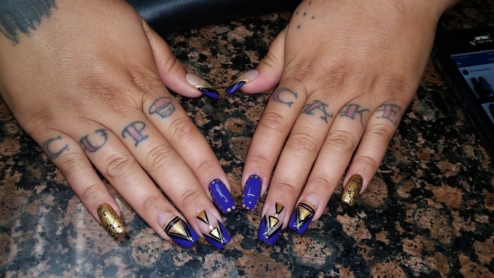 Nu Nu Nails Logo