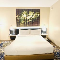 Resorts World Las Vegas - King size bed