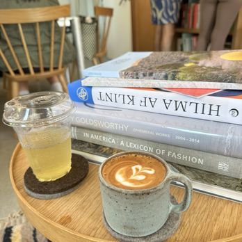 Granada - Flat white - Coffee & Tea Near Me - Los Angeles, California Granada - Flat white - Coffee & Tea Near Me - Los Angeles, California