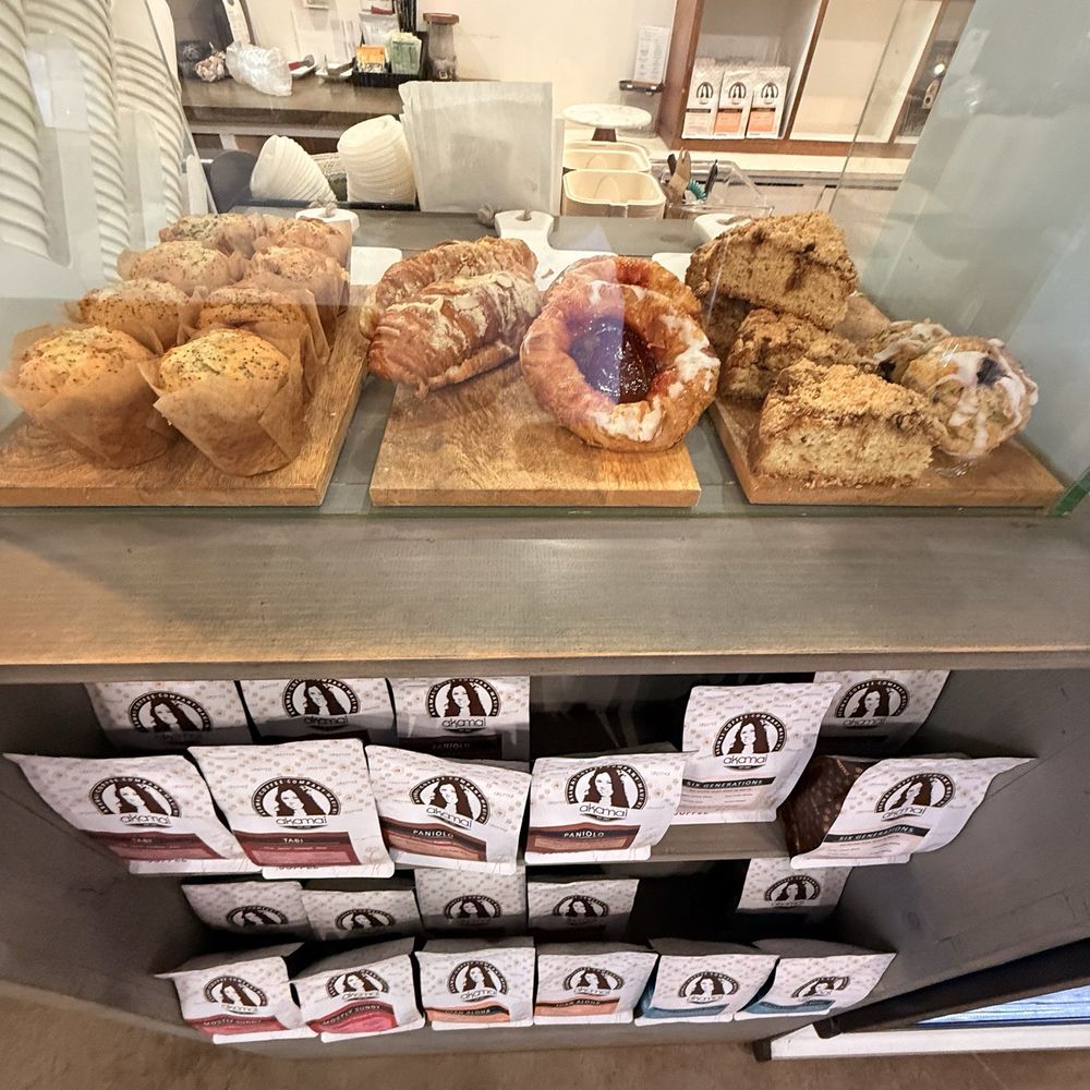 Akamai Coffee - Pastries - Coffee & Tea Near Me - Kihei, Hawaii