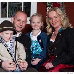 Die Schwarzwälderin - Tracht für die ganze Familie: Württemberg Kollektion