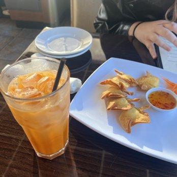 Pop Thai Restaurant - Thai Near Me - Orlando, Florida
