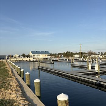 Blue Fin - Vacation Rentals Near Me - Chincoteague, Virginia Blue Fin - Vacation Rentals Near Me - Chincoteague, Virginia