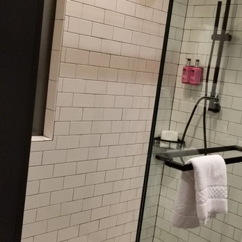 Moxy Chattanooga Downtown - Shower - Hotels Near Me - Chattanooga, Tennessee Moxy Chattanooga Downtown - Shower - Hotels Near Me - Chattanooga, Tennessee