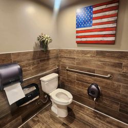 Sourdough & Co - Very clean restroom