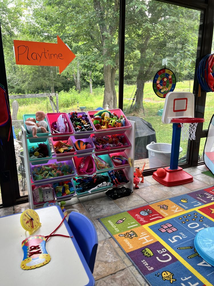 Little Tots Hangout - childcare center in Nashville, TN