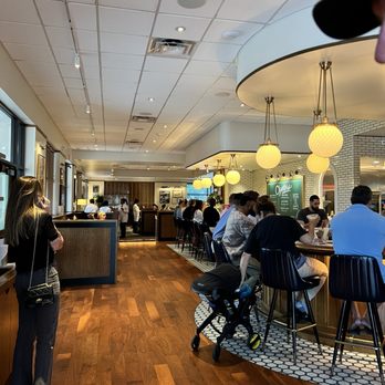 Hudson House - Inside - Seafood Near Me - Irving, Texas
