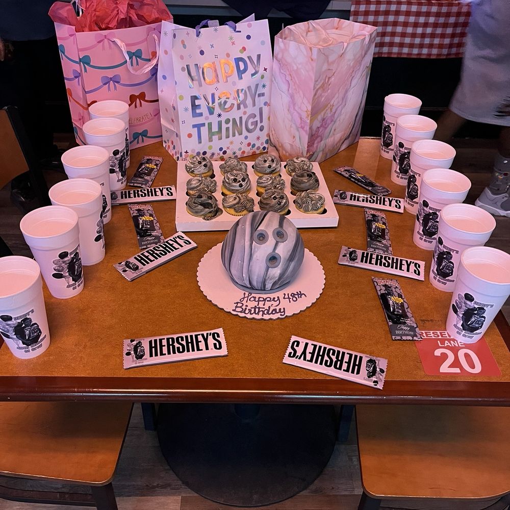 AMF Sky Lanes - Happy birthday Deedy! - Bowling Near Me - Orlando, Florida