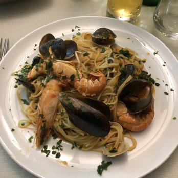 La Rotonda - Spaghetti aux fruits de mer - Italian Near Me - Camogli, GE La Rotonda - Spaghetti aux fruits de mer - Italian Near Me - Camogli, GE