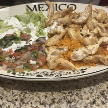 Mexico Restaurant - Arroz con Pollo - Mexican Near Me - Richmond, Virginia