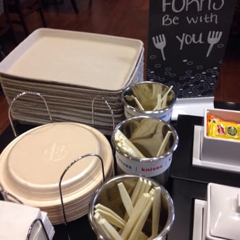 Hampton Inn Augusta - Paper plates and plastic forks: the marker of all premium hotels. Bonus points for the Star Wars reference. - Hotels Near Me - Augusta, Maine