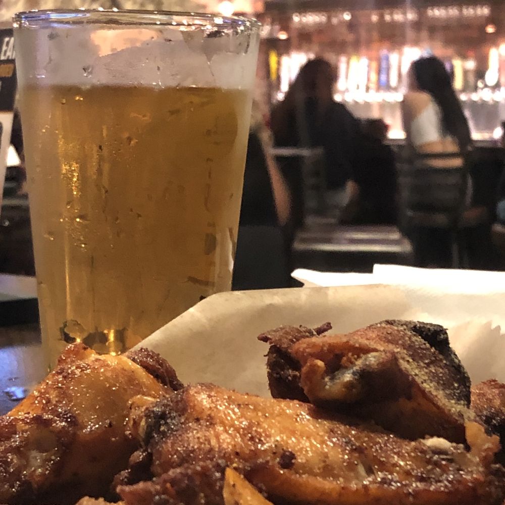 Cold beer and wings Cold beer and wings
