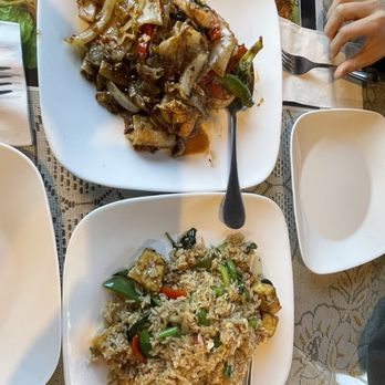 Kwan Tip Thai - Shrimp Pad Kee Mao Tofu Basil Fried Rice - Thai Near Me - Federal Way, Washington Kwan Tip Thai - Shrimp Pad Kee Mao Tofu Basil Fried Rice - Thai Near Me - Federal Way, Washington
