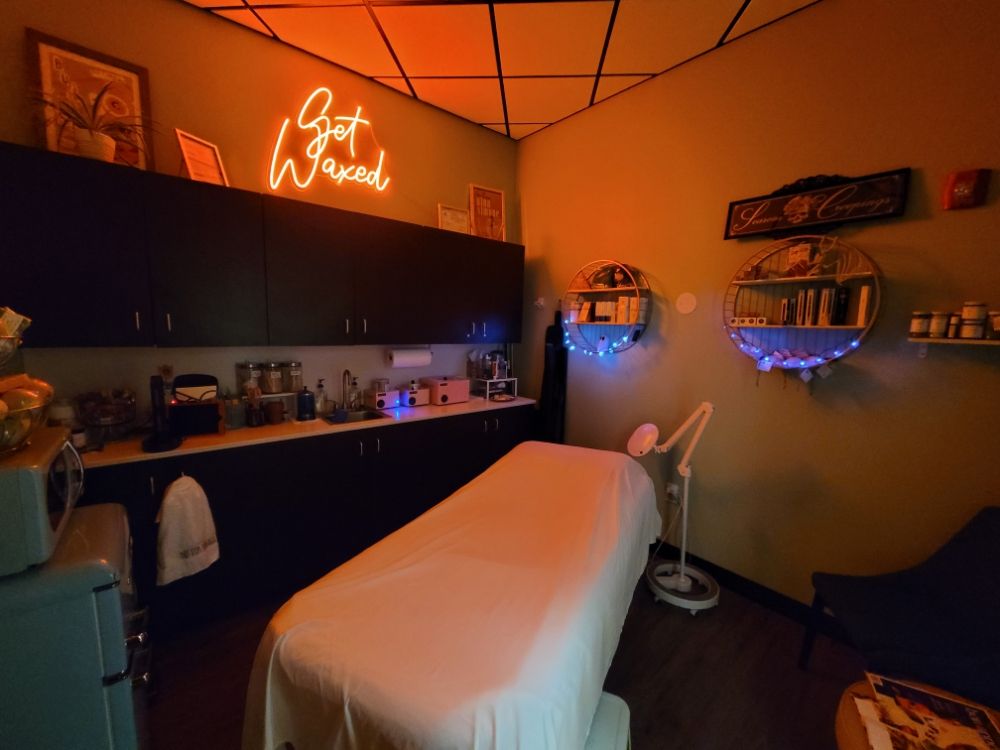 MELT WAX PARLOR Updated May 2024 33 Reviews 11280 NE Evergreen