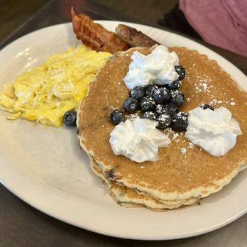 COLONIAL PANCAKE HOUSE - Updated January 2025 - 290 Photos & 305 ...