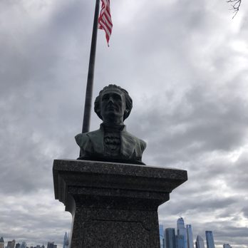 Weehawken Dueling Ground - Bust of Alexander Hamilton - Landmarks & Historical Buildings Near Me - Weehawken, New Jersey Weehawken Dueling Ground - Bust of Alexander Hamilton - Landmarks & Historical Buildings Near Me - Weehawken, New Jersey