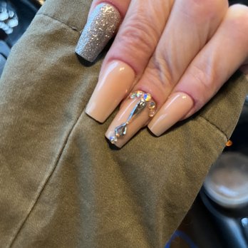 Glossy Nails - Nail Salons Near Me - Nashua, New Hampshire