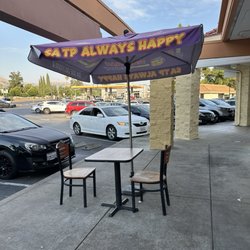 Tindahan Pinoy - Seating outdoor