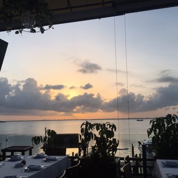 La Buena Barra - Patio - Bars Near Me - Cancún, ROO