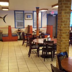 New Baytown Seafood and Thai Restaurant - Plenty of seating.